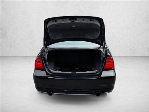 Used 2011 BMW 335i xDrive Sedan AWD/4WD image 8