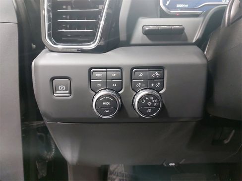 Used 2024 GMC Sierra 3500 Denali w/ Denali Reserve Package image 27