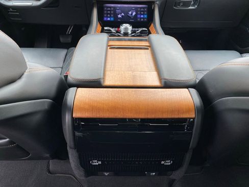 Used 2024 Jeep Grand Wagoneer L Series III image 31