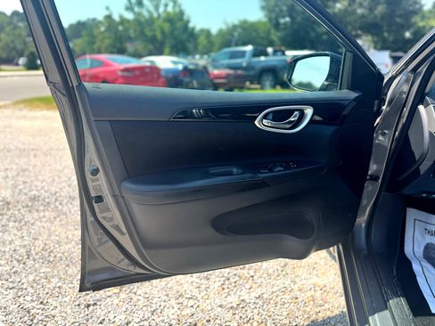 Used 2018 Nissan Sentra SV w/ Premium Package (P01) image 22