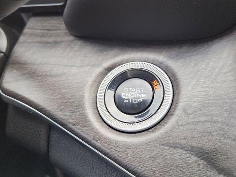 Used 2024 Jeep Grand Cherokee Overland image 22