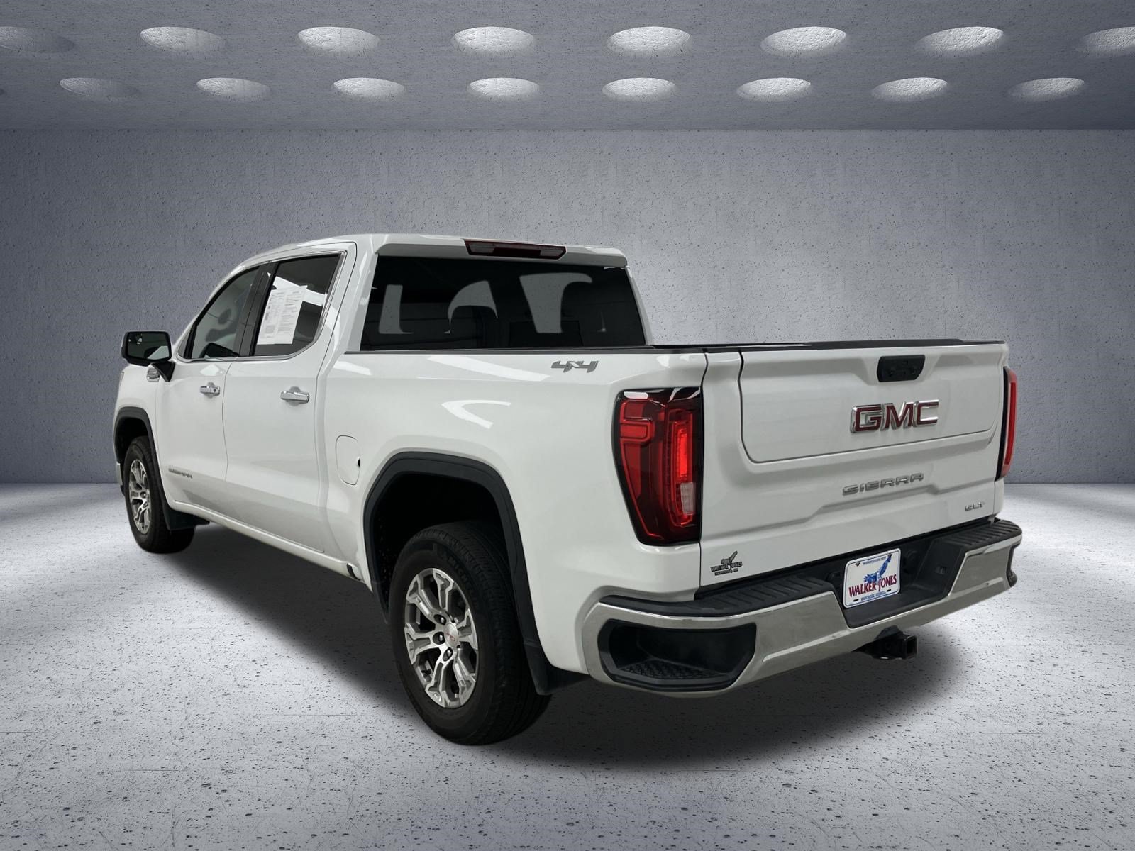 Used 2025 GMC Sierra 1500 SLT AWD/4WD image 3