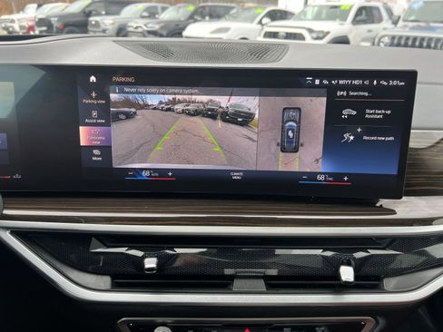 Used 2023 BMW X7 xDrive40i w/ Premium Package image 19