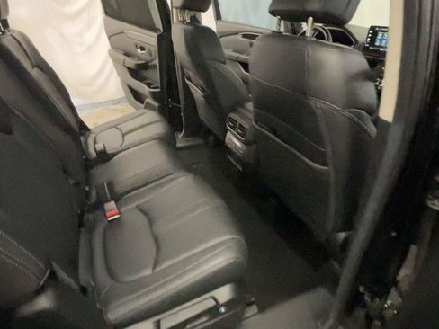 Used 2025 Honda Pilot EX-L image 24