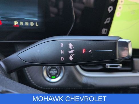 Used 2025 Chevrolet Equinox LT AWD/4WD image 17