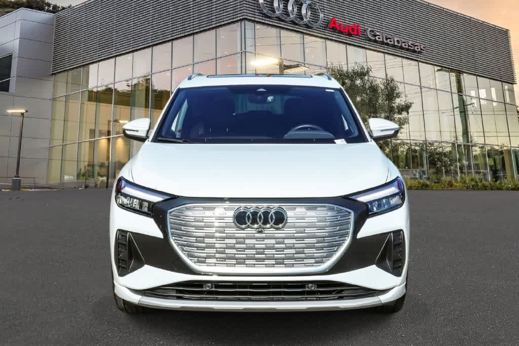 Used 2023 Audi Q4 e-tron Premium Plus w/ Premium Plus RWD image 2