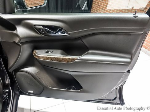 Certified 2023 GMC Acadia Denali w/ Denali Ultimate Package image 37