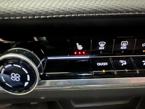 Used 2025 Chevrolet Equinox LT image 42