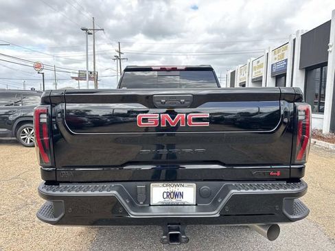 Used 2025 GMC Sierra 2500 AT4 w/ AT4 Premium Plus Package image 8