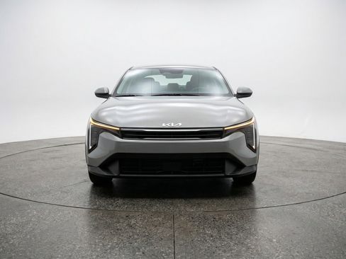 Used 2025 Kia K4 LXS image 2