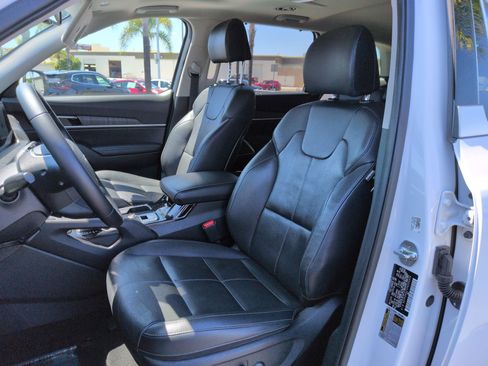 Used 2023 Kia Telluride EX FWD image 16