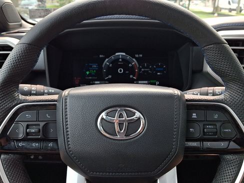 Used 2024 Toyota Sequoia Platinum AWD/4WD image 19