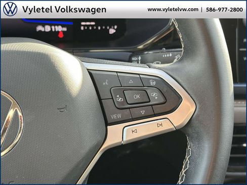 Certified 2023 Volkswagen Taos SE w/ Black Wheel Package image 24