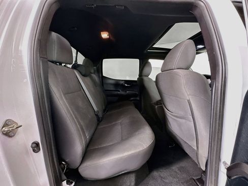 Used 2016 Toyota Tacoma TRD Off-Road w/ Premium & Technology Package RWD image 27