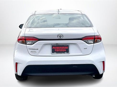 Used 2025 Toyota Corolla LE image 4