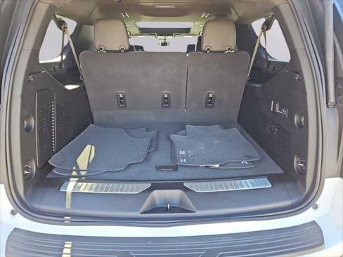 Used 2025 GMC Yukon XL Denali w/ Denali Reserve Package AWD/4WD image 39