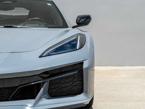 Used 2025 Chevrolet Corvette Z06 RWD image 36