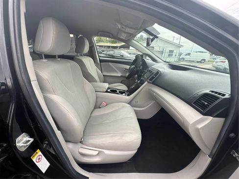 Used 2013 Toyota Venza LE FWD image 24