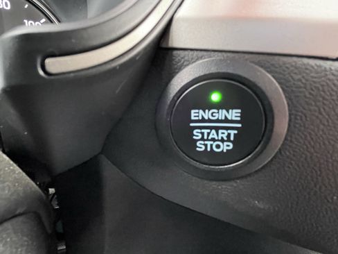 Used 2022 Ford Escape SE w/ Cold Weather Package image 19