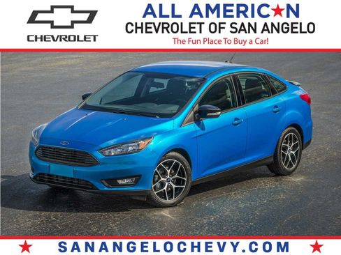 Used 2018 Ford Focus SE FWD image 1