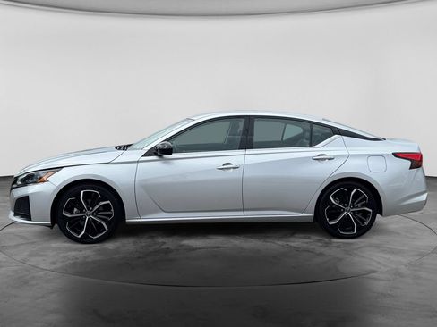 Used 2024 Nissan Altima 2.5 SR FWD image 4