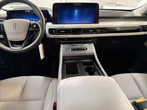 New 2026 Lincoln Aviator 2WD image 22