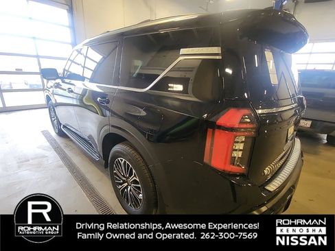 Used 2025 Nissan Armada Platinum image 5
