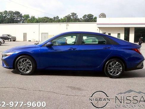 Used 2024 Hyundai Elantra SEL FWD image 4