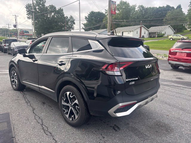 Used 2023 Kia Sportage EX AWD/4WD image 3