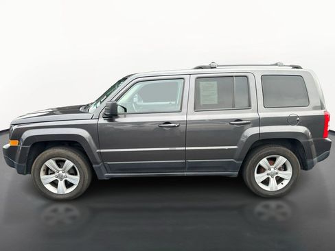 Used 2017 Jeep Patriot Latitude FWD image 6