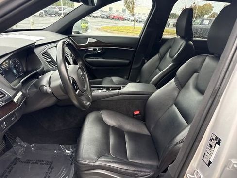 Used 2019 Volvo XC90 T6 Momentum image 13