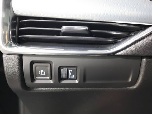Used 2023 Cadillac XT4 Premium Luxury FWD image 18