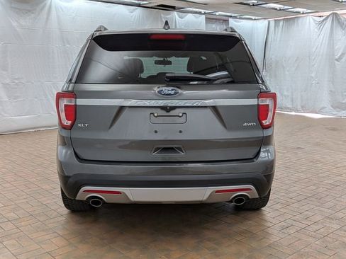 Used 2017 Ford Explorer XLT w/ Equipment Group 202A AWD/4WD image 6