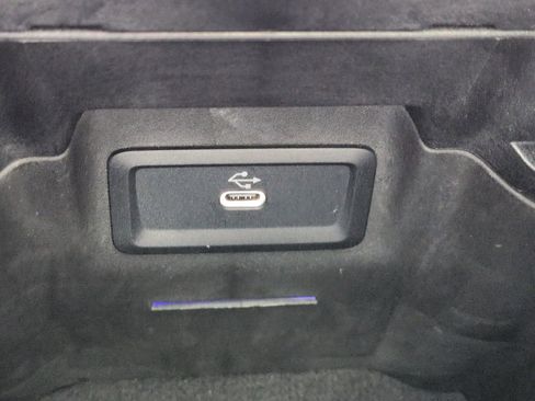 Used 2025 Mercedes-Benz GLC 43 AMG 4MATIC image 23