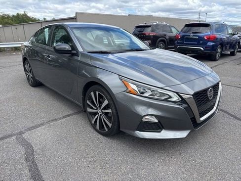 Used 2019 Nissan Altima 2.5 SR FWD image 3