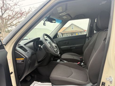 Used 2012 Kia Soul FWD image 13