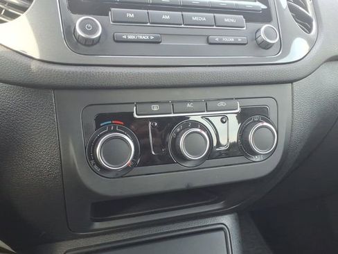 Used 2012 Volkswagen Tiguan S FWD image 17