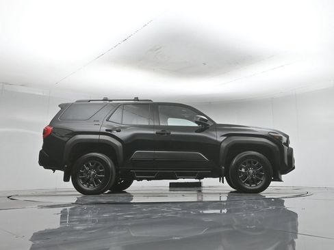 Used 2025 Toyota 4Runner SR5 AWD/4WD image 51
