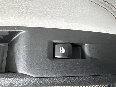 Used 2025 Jeep Compass Limited AWD/4WD image 43