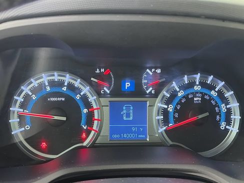 Used 2015 Toyota 4Runner SR5 AWD/4WD image 15