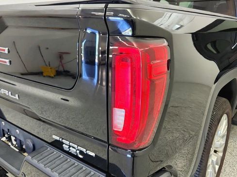 Used 2019 GMC Sierra 1500 Denali w/ Denali Ultimate Package AWD/4WD image 35
