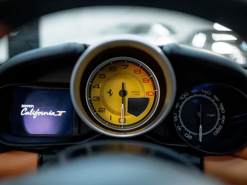 Used 2016 Ferrari California T image 62