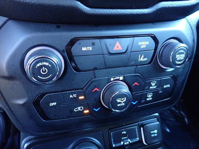Used 2023 Jeep Renegade Latitude AWD/4WD image 20