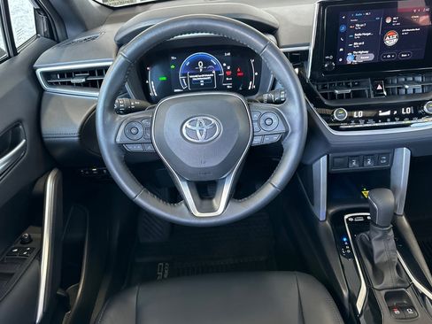 Used 2023 Toyota Corolla Cross AWD Hybrid w/ Convenience Package image 13