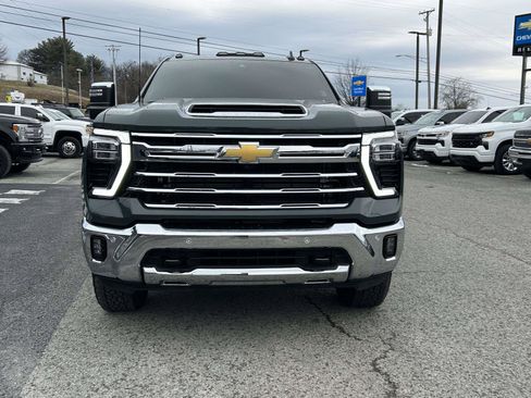 Used 2026 Chevrolet Silverado 2500 LTZ w/ LTZ Premium Package image 8