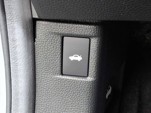 Used 2025 Honda Accord SE image 25