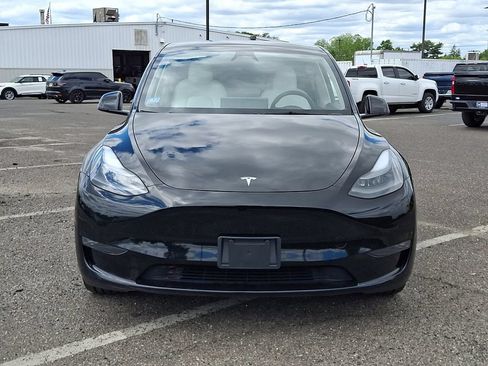 Used 2023 Tesla Model Y Long Range AWD/4WD image 3