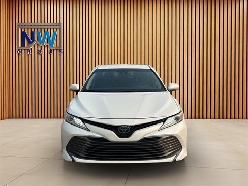 Used 2020 Toyota Camry XLE w/ Carpet Mat Package FWD image 2