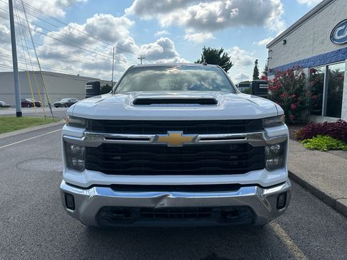 Used 2024 Chevrolet Silverado 2500 LT w/ Convenience Package AWD/4WD image 7