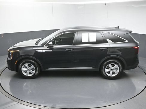 Used 2026 Kia Sorento LX FWD image 43